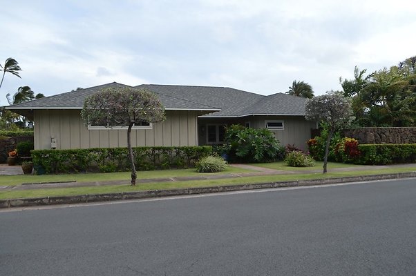 Wailupe Circle 25 Wailupe Circle Sandra J Loomis 808.256.7025 Wailupe Circle 25 Wailupe Circle Sandra J Loomis 808.256.7025