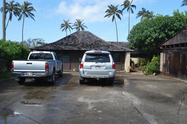 Wailupe Circle 154 Wailupe Circle Malia Kamisugi 808.927.4337 Wailupe Circle 154 Wailupe Circle Malia Kamisugi 808.927.4337