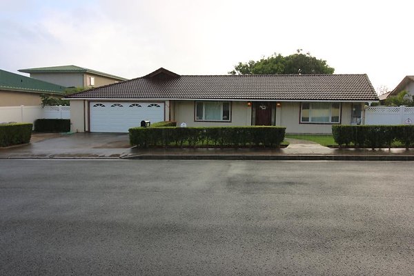 Kahala 650 Hakaka St Tim Roytman 808.218.1038 Kahala 650 Hakaka St Tim Roytman 808.218.1038