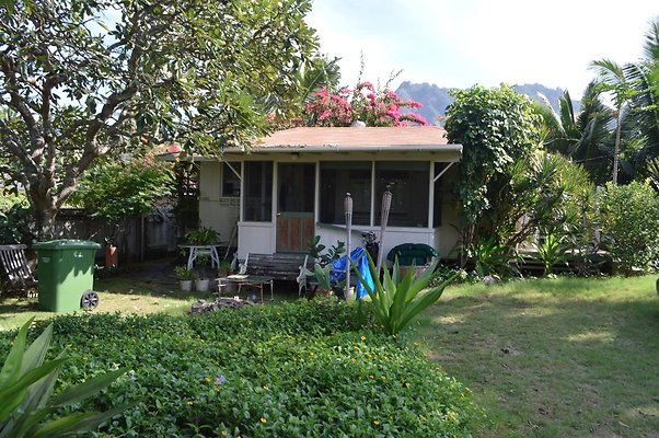Waimanalo 41-028 Puuone St Ken and Nancy Crosson 507.329.7955 Waimanalo 41-028 Puuone St Ken and Nancy Crosson 507.329.7955