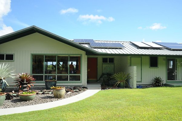 Waimanalo 41-720 Kaulukanu Pl Sandy Kasman 808.895.2776