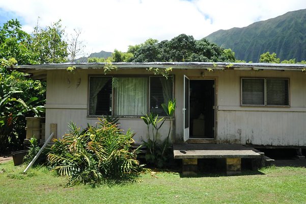 Waimanalo 41-1016 Waikupanaha St Micah Kalama 808.225-2450