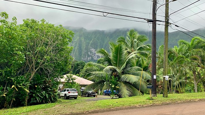 Waimanalo 41-1010 Waikupanaha St Judge Residence-no ph#