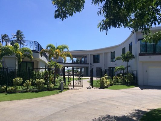 Kahala 4671 Kahala ave