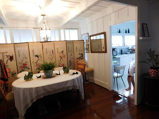 Manoa 2746 Kahawai St