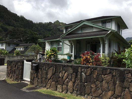 Nuuanu 20 Ala Kimo St Connie Kekuewa 805.440.6979 Nuuanu 20 Ala Kimo St Connie Kekuewa 805.440.6979