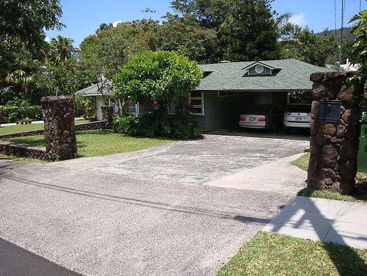 Nuuanu 3191 Alika Ave Elyne Hiyane 808.781.1443 Nuuanu 3191 Alika Ave Elyne Hiyane 808.781.1443