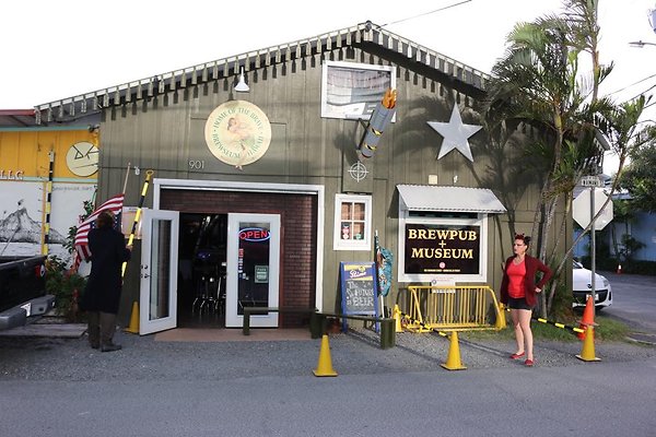 Kakaako Brewseum 901 Waimanu St Duke.Tomlinson 808.396.8112 Kakaako Brewseum 901 Waimanu St Duke.Tomlinson 808.396.8112