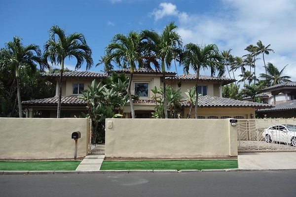 Portlock 235 Portlock Rd Mary Melzack 808.681.9025 Portlock 235 Portlock Rd Mary Melzack 808.681.9025