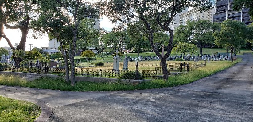 Makiki Cemetary 1630 Pensacola St