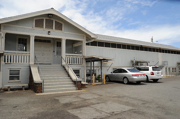 Kapahulu Center on Campbell