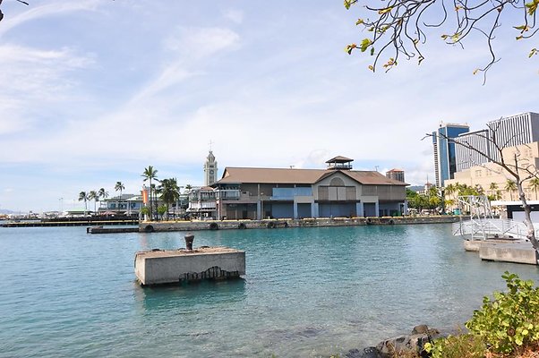 Maritime Center Honolulu Harbor-Pier 7 Maritime Center Honolulu Harbor-Pier 7