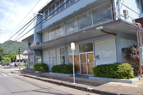 Former MC Group Hawaii, Inc 2756 Woodlawn Dr