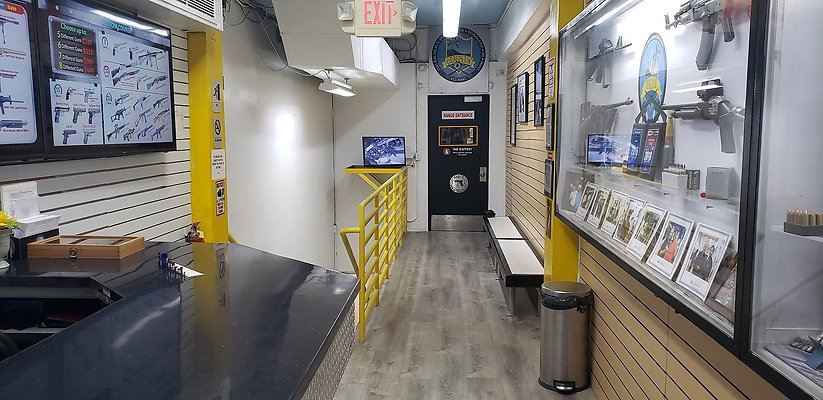 Waikiki Gun Club 2142 Kalakaua Ave 2nd Fl 808.922.6442