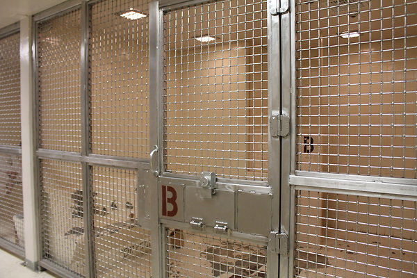 USMS Holding Cells USMS Holding Cells