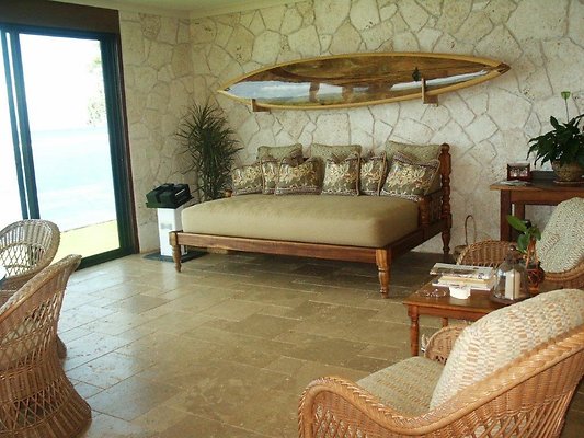 HI50 S5 Pietsch 15 Oceanside Sitting Room