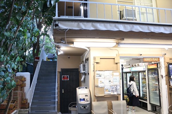 th IMG 8720 hero th IMG 8720 hero