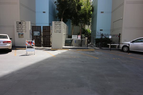 Parking Lot & Drive Up Parking Lot & Drive Up