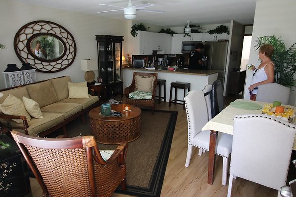 Apt C-706 Pat Holt 808.931.0616 Apt C-706 Pat Holt 808.931.0616