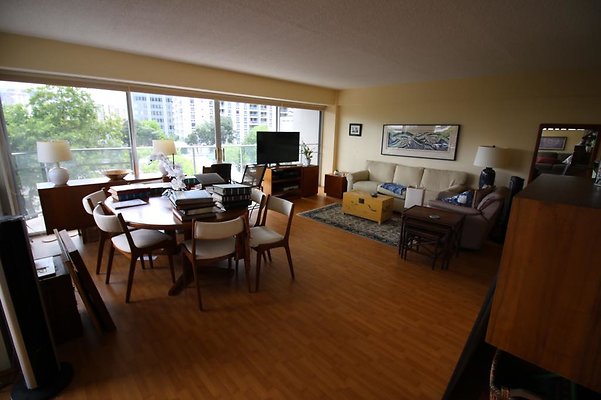 Apt 408 Rob St. Orne 808.256.7092-Realtor