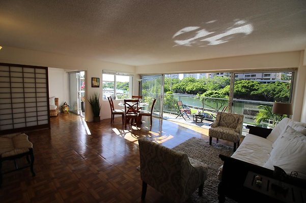 Apt 206 Rob St. Orne 808.256.7092-Realtor