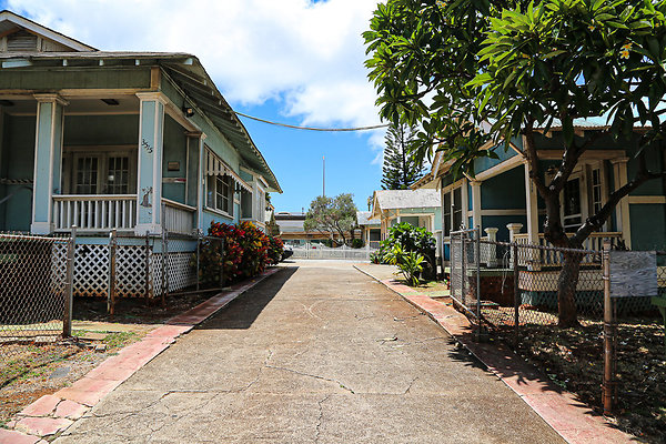 3515 Harding Ave - Cole Academy