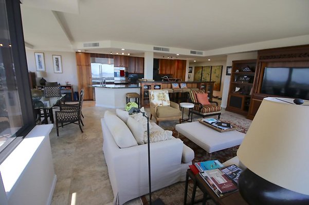 Kahala The Regency at Kahala 4340 Pahoa Ave Penthouse C Brian Busboso, GM 808.734.7083 Kahala The Regency at Kahala 4340 Pahoa Ave Penthouse C Brian Busboso, GM 808.734.7083