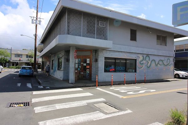 Gecko Books & Comics 1151 12th Ave Ted Mays 808.732.1292 Gecko Books & Comics 1151 12th Ave Ted Mays 808.732.1292