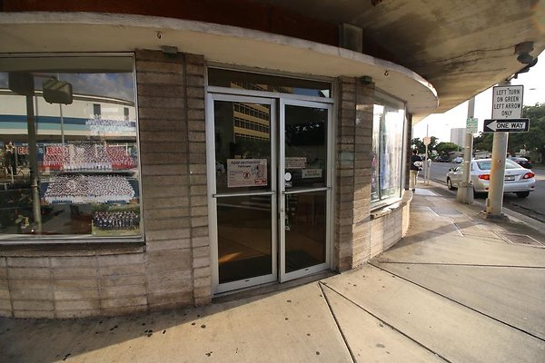 House of Photography 1107 S King St Mark Kimura 808.596.0440