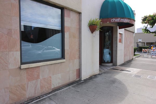 Chef Mavro 1969 S. King St Donna Jung 808.286.8850 Chef Mavro 1969 S. King St Donna Jung 808.286.8850