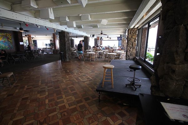 Elks Club George Del Bario 2933 Kalakaua Elks Club George Del Bario 2933 Kalakaua