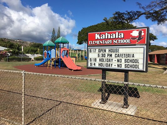 Kahala Elementary 4559 Kilauea Ave Principal Kinau Gardner 808.733.8455 Kahala Elementary 4559 Kilauea Ave Principal Kinau Gardner 808.733.8455