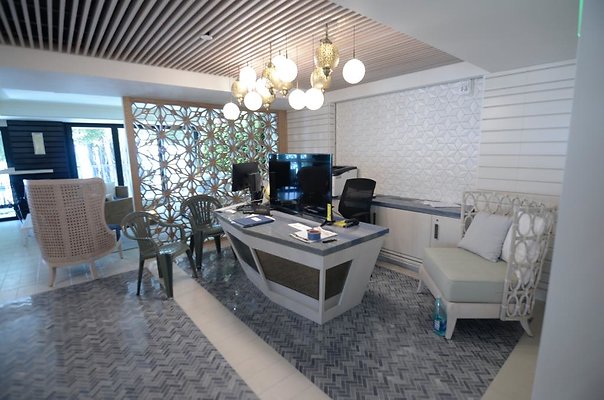 th DSC3390 th DSC3390