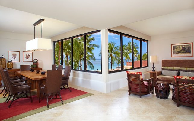 Queen Kaahumanu Suite Living room hero Queen Kaahumanu Suite Living room hero