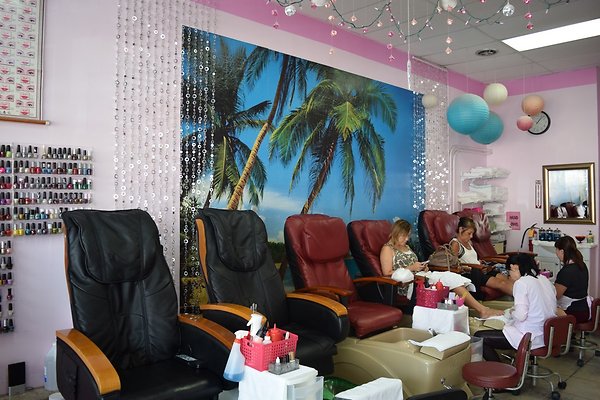 AA Nails Salon