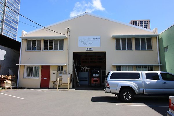 Kakaako Honolulu Furniture 527 Cummins St Thorben Wuttke 808.220.5183