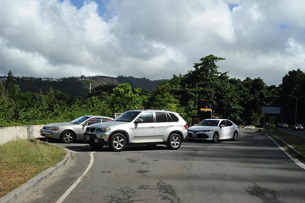 Overlook at Kapena Falls on Pali Hwy