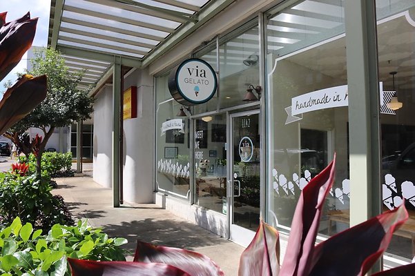 Kaimuki Via Gelato 1142 12th Ave Melissa Bow 917.674.5827