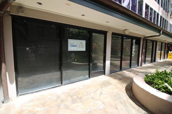 Waikiki Marketplace 2310 Kuhio Ave Rachel Simmons 808.551.5552