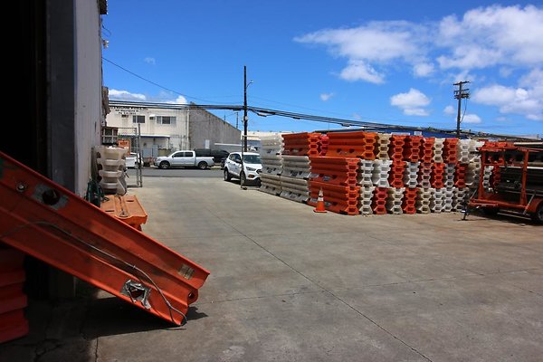 689 Puuloa Road Chris Oliver 808.833.0099