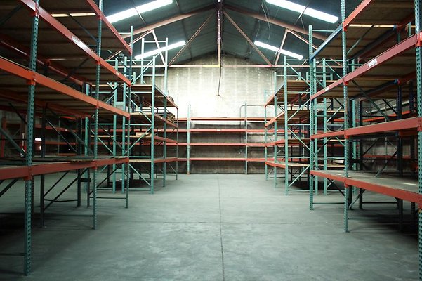 3rd room center wide 3rd room center wide