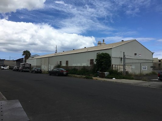 PENDING 2127 Kalaiwa St Grace Pacific 808.674.8383 PENDING 2127 Kalaiwa St Grace Pacific 808.674.8383