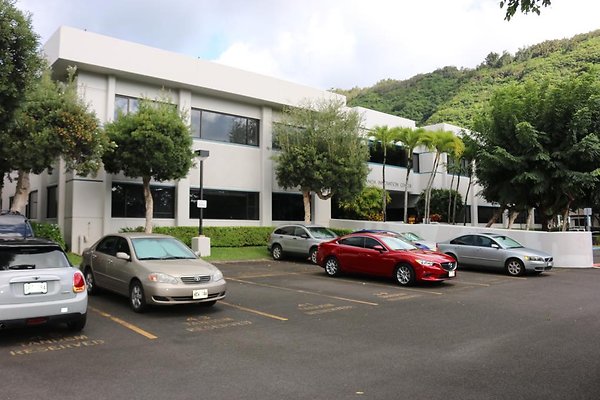 Manoa-Manoa Innovation Ctr 4800 Woodlawn.Dr Chikako Sam Dold 808.426.0283