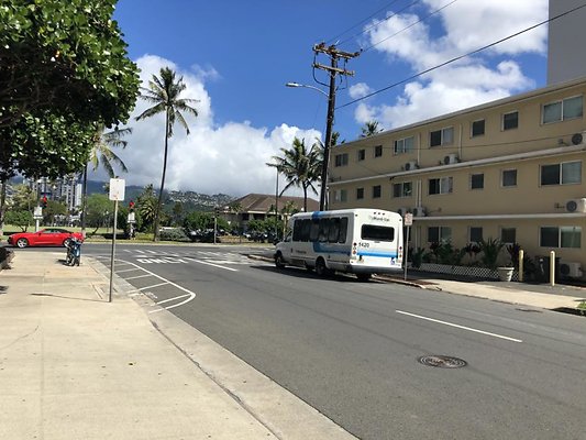 Waikiki 321 Liliuokalani Ave Maryellen (808)208-4689