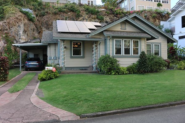 Manoa 2102 McKinley St KC Collins 808.741.2213 - Canec Walls Manoa 2102 McKinley St KC Collins 808.741.2213 - Canec Walls