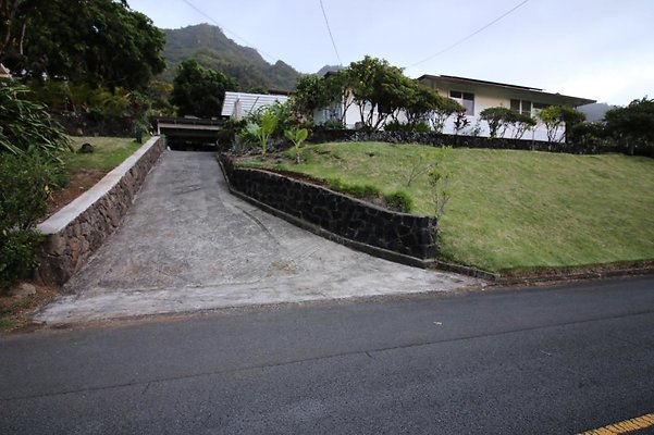 Manoa 3457 Alani Dr Naomi Cole 808.721.5429 Manoa 3457 Alani Dr Naomi Cole 808.721.5429