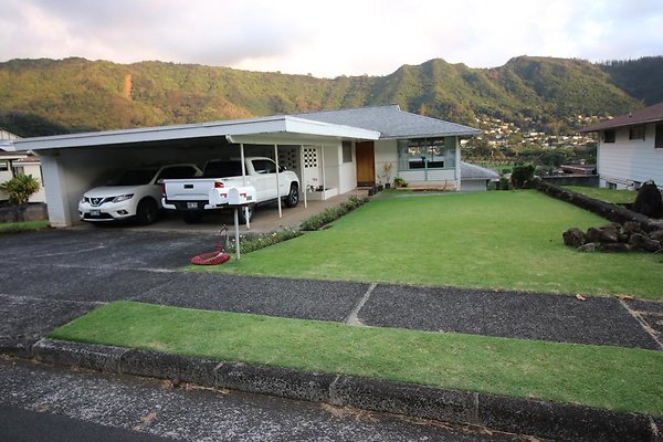 Manoa 3347 Oahu Ave Amy Akamine 808.741.5960
