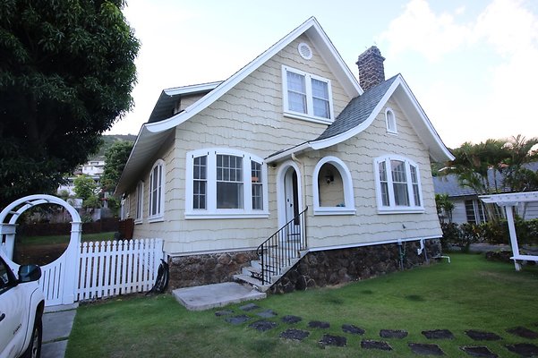 Manoa 2614 oahu Ave 753 3536 Manoa 2614 oahu Ave 753 3536