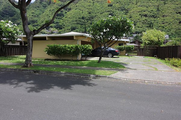 Manoa 3049 Kanu St Ann Muneno 808.291.0024