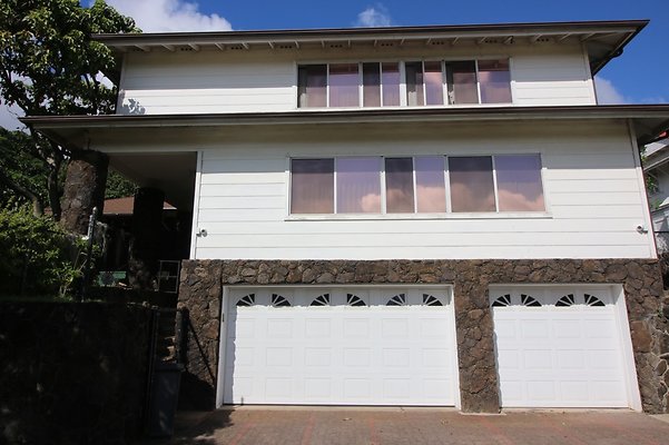Manoa 2110 Kamehameha ave Colin 489 6545 Manoa 2110 Kamehameha ave Colin 489 6545
